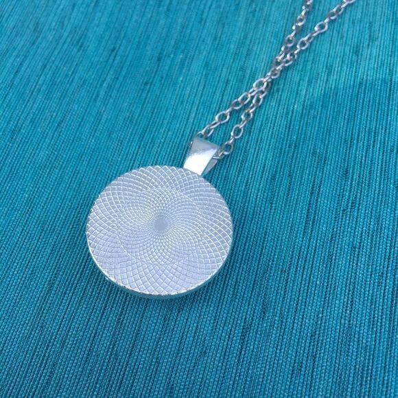 (T1) Pokémon Necklace - Picture 4 of 5